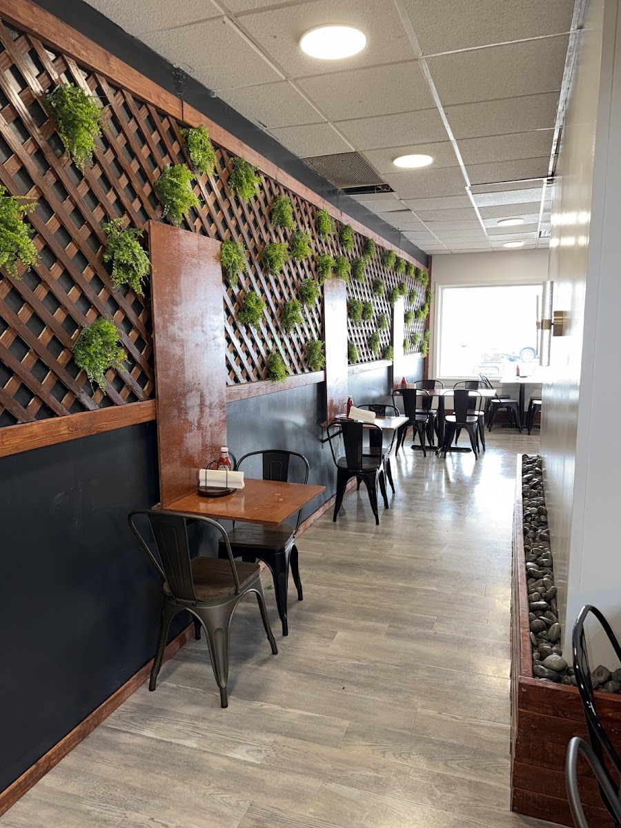 Little Angel Burgers And Wings - Jtown